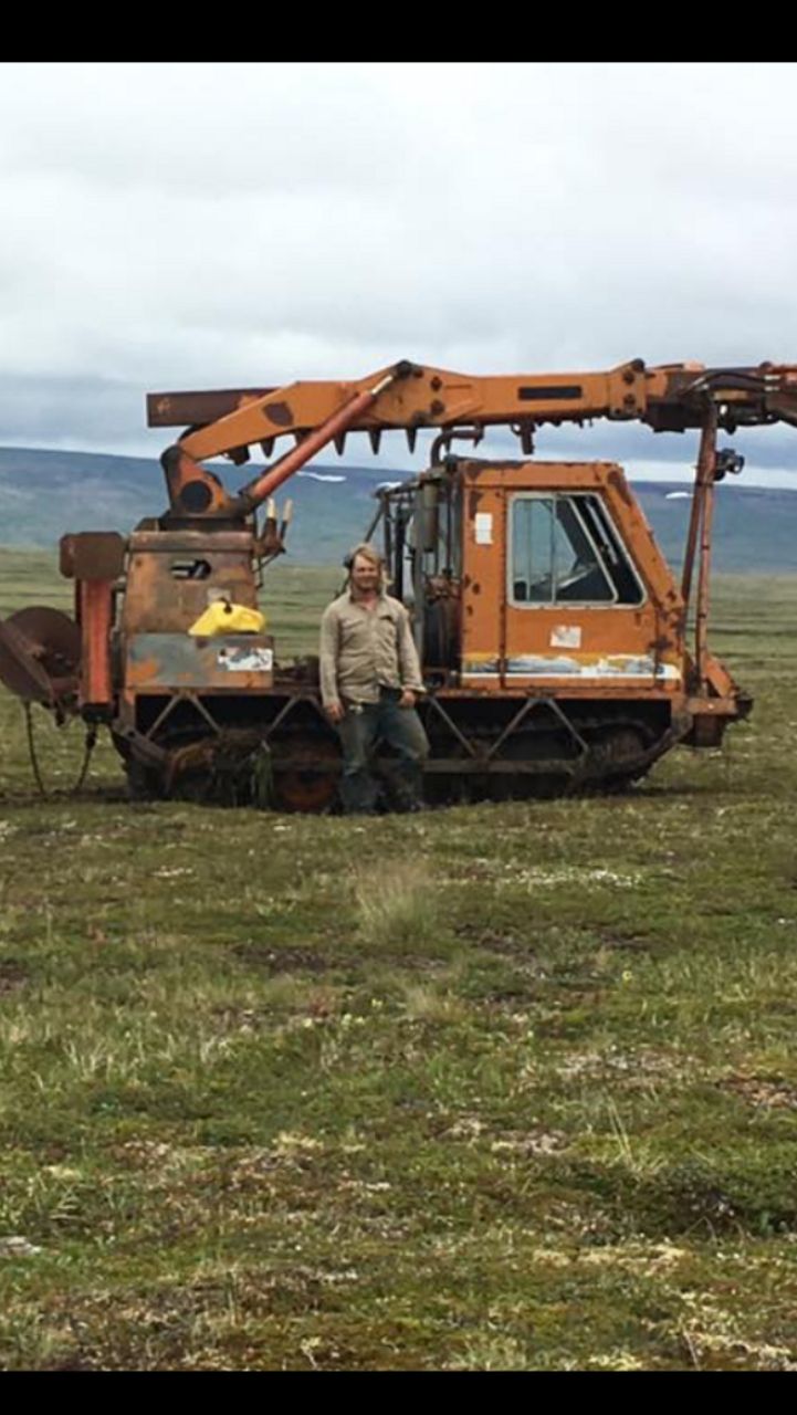 Linemen digger truck