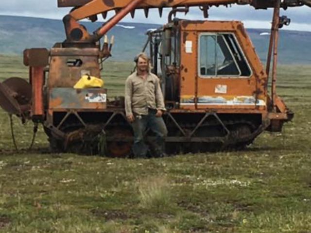 Linemen digger truck