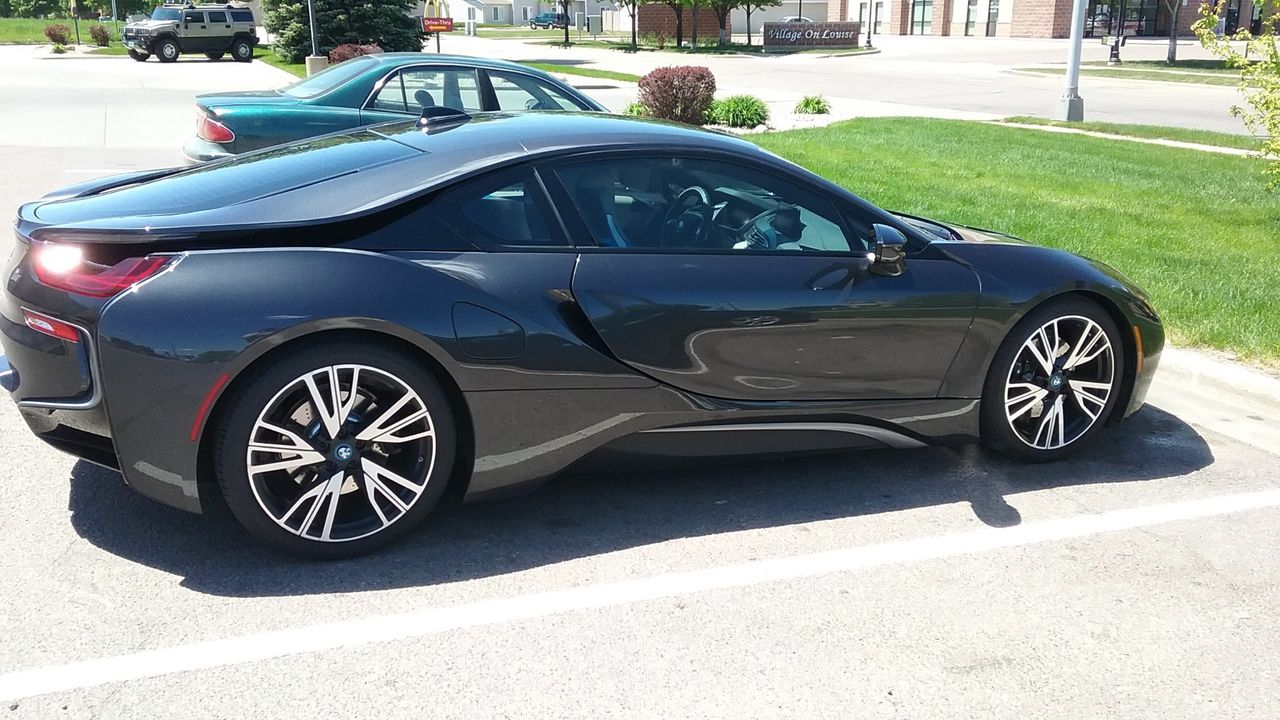 BMW I8