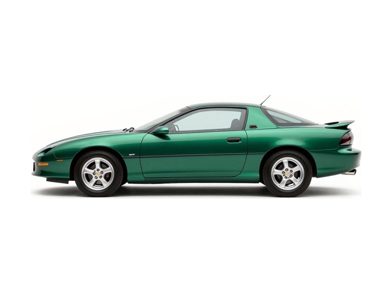https://img.cruz.com/stock/1995/chevrolet/1995-chevrolet-camaro-base-polo-green-metallic