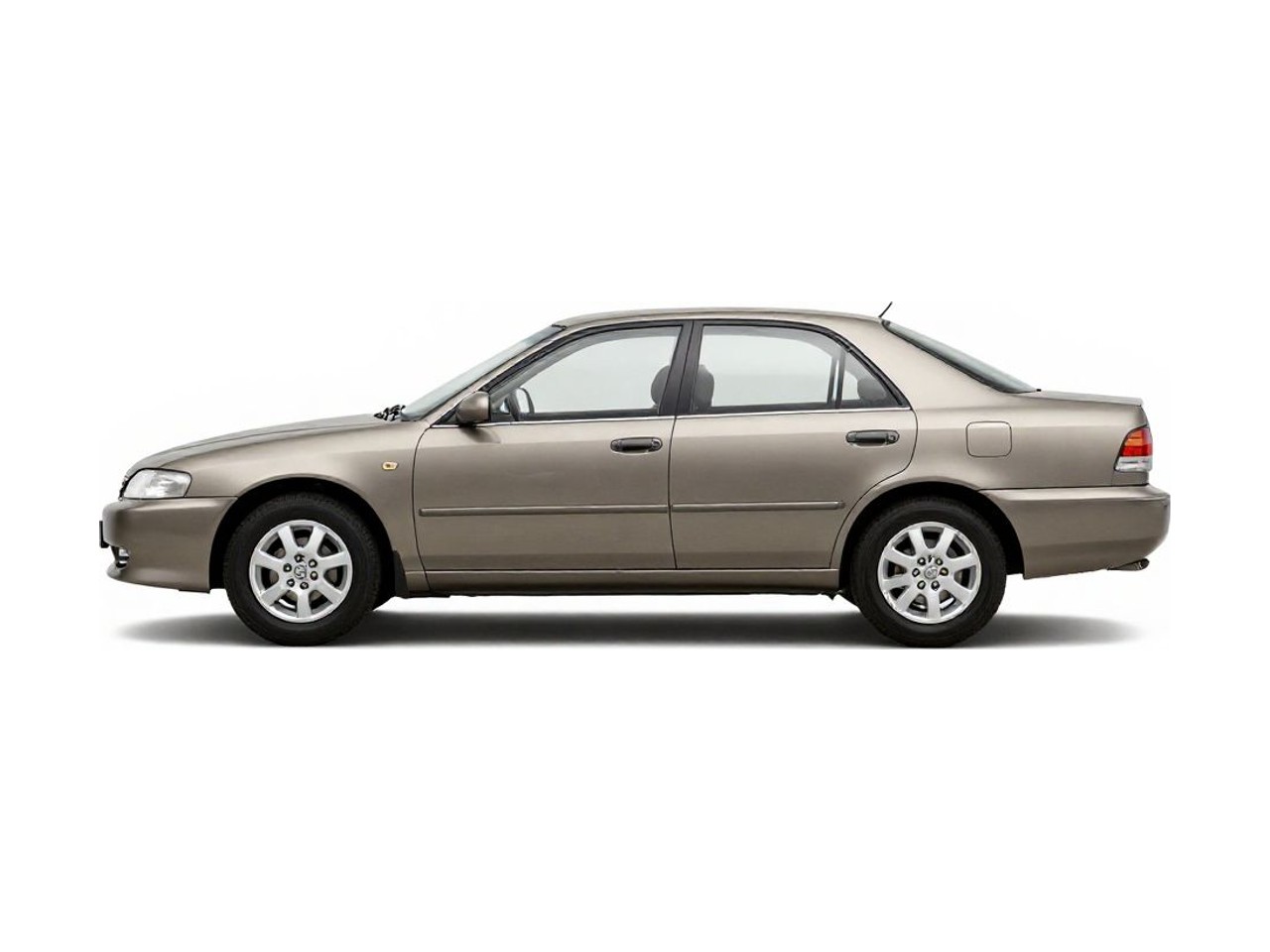 https://img.cruz.com/stock/2000/toyota/2000-toyota-camry-ce-cashmere-beige-metallic
