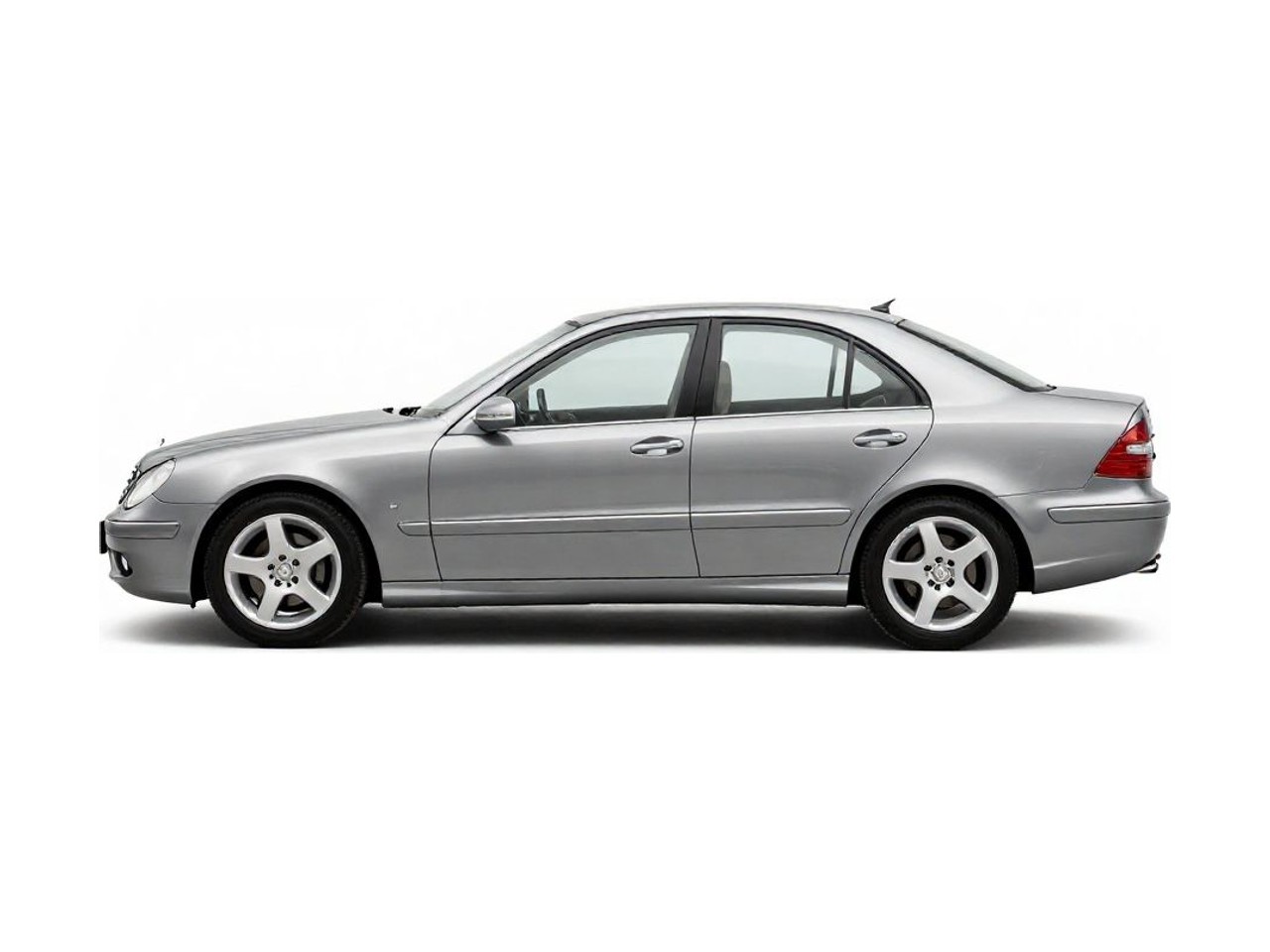https://img.cruz.com/stock/2003/mercedes-benz/2003-mercedes-benz-c-class-c-240-desert-silver-metallic