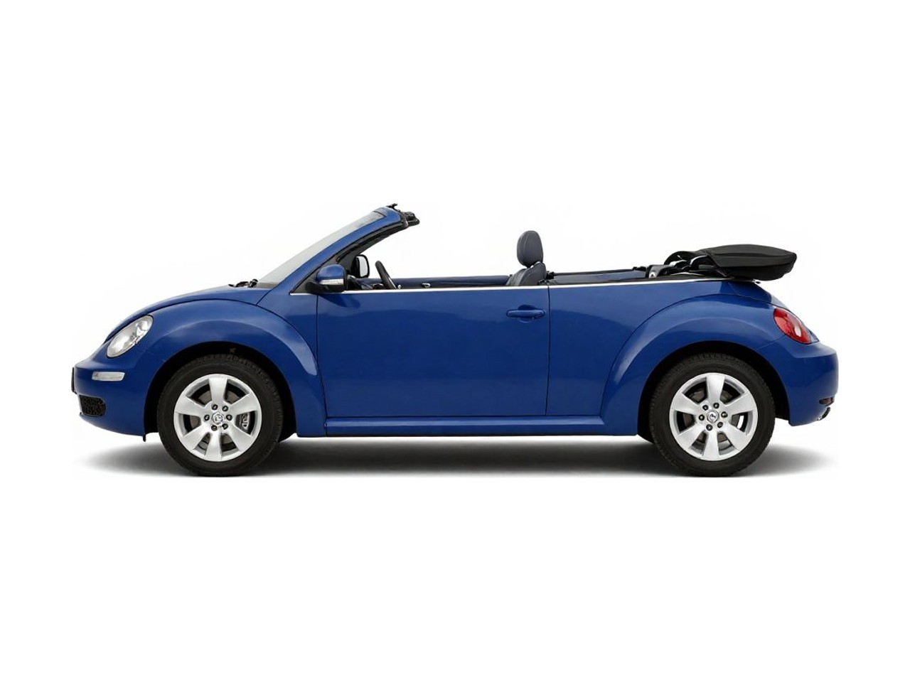 https://img.cruz.com/stock/2003/volkswagen/2003-volkswagen-new-beetle-convertible-gls-convertible-galactic-blue