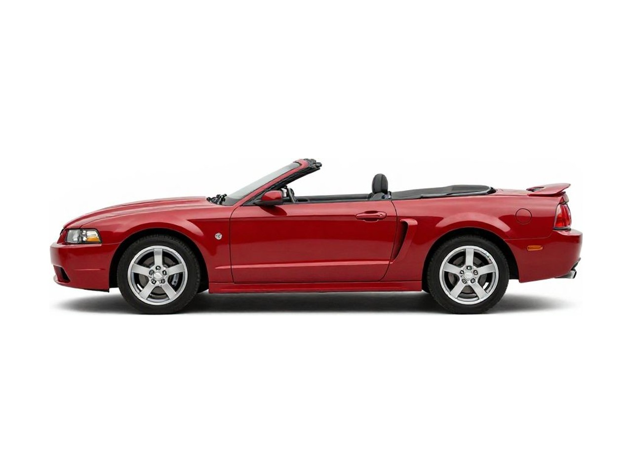 https://img.cruz.com/stock/2004/ford/2004-ford-mustang-deluxe-convertible-torch-red-clearcoat
