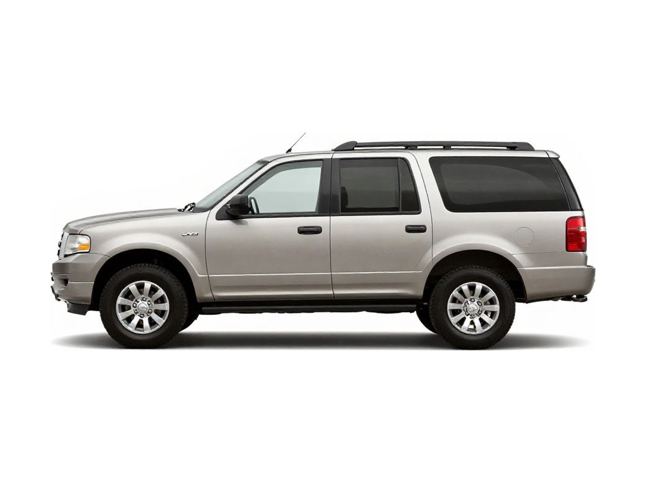 https://img.cruz.com/stock/2005/ford/2005-ford-expedition-xlt-silver-birch-clearcoat-metallic
