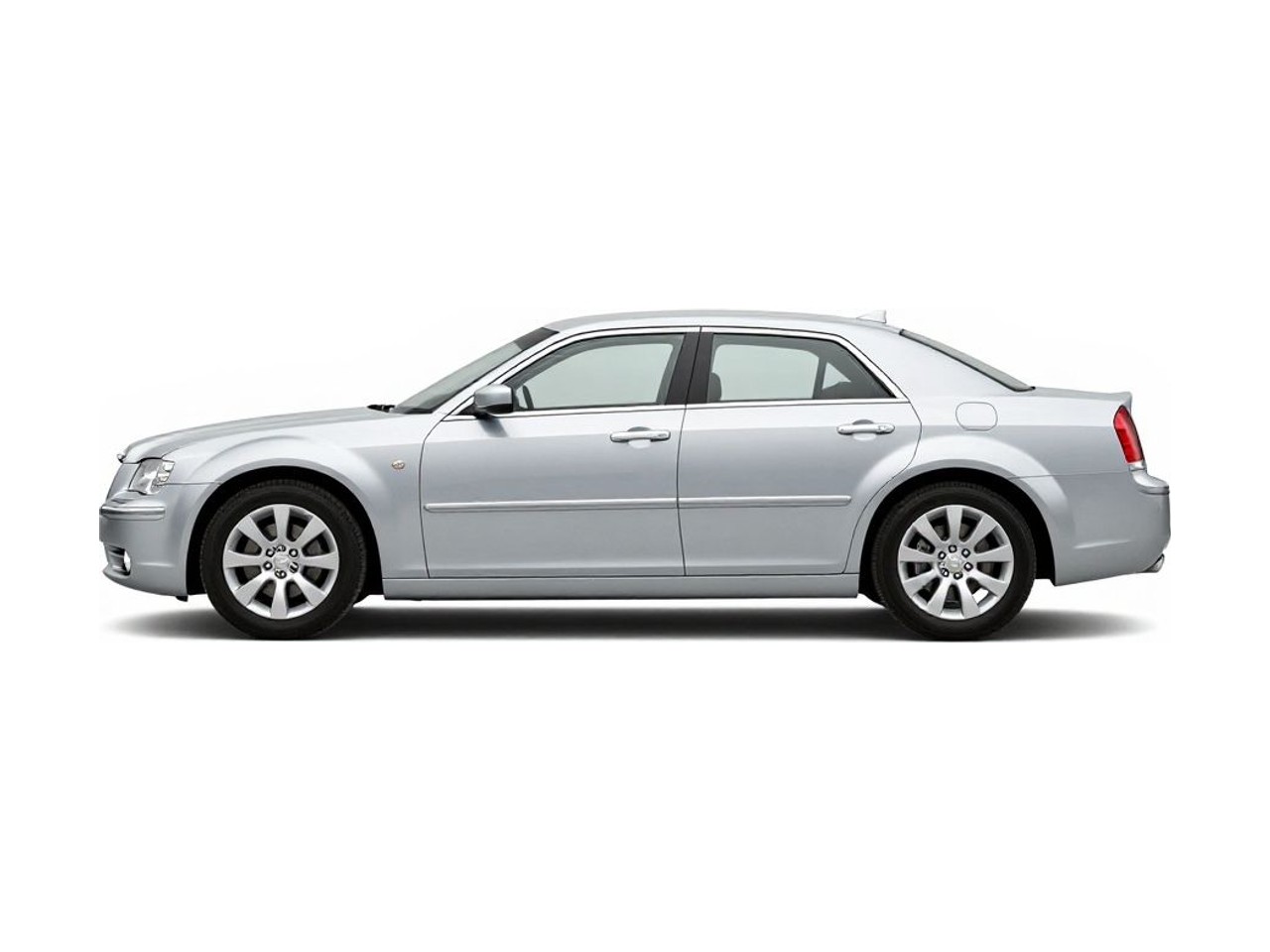 https://img.cruz.com/stock/2007/chrysler/2007-chrysler-300-base-bright-silver-metallic-clearcoat