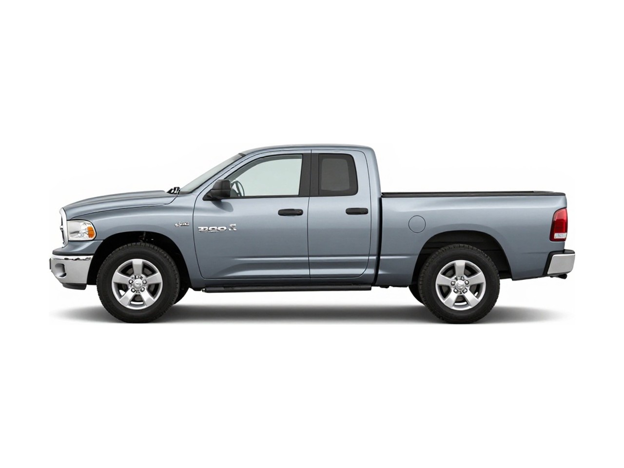 https://img.cruz.com/stock/2007/dodge/2007-dodge-ram-1500-slt-bright-silver-metallic-clearcoat