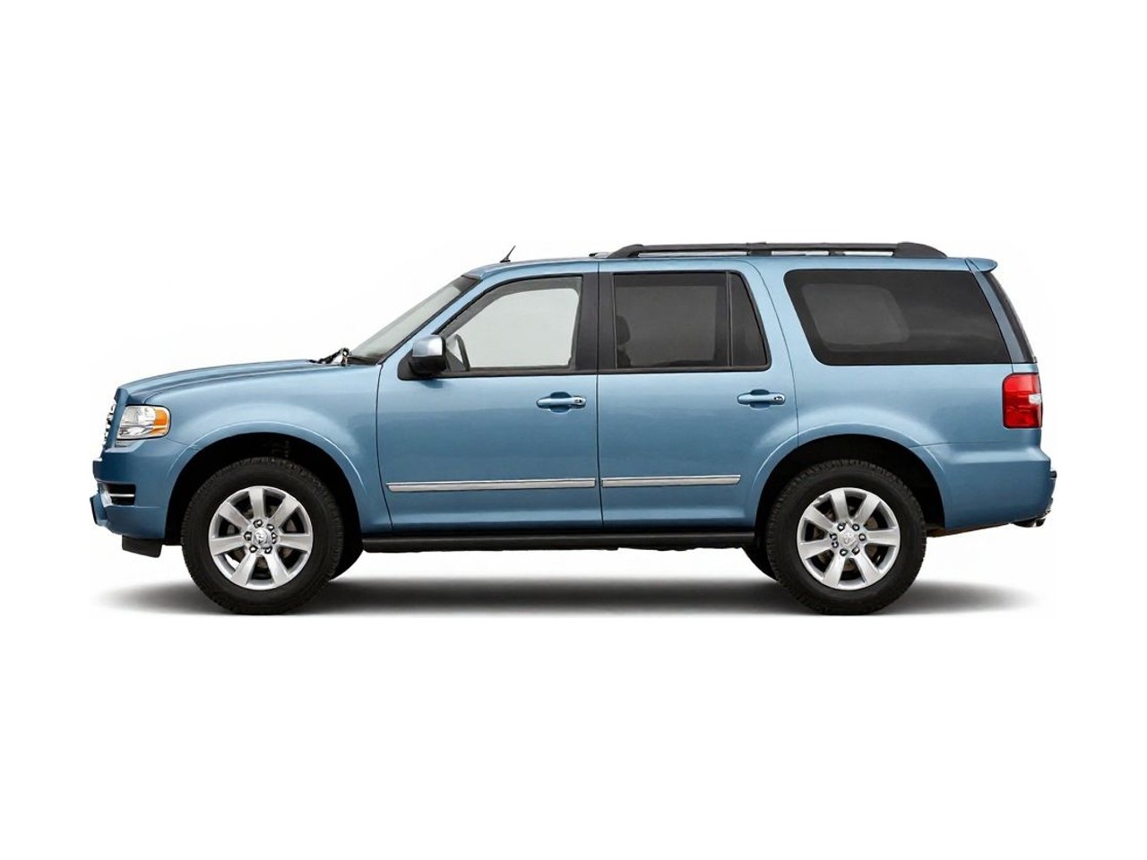 https://img.cruz.com/stock/2008/lincoln/2008-lincoln-navigator-base-vapor-silver-clearcoat-metallic