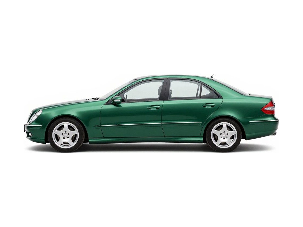 https://img.cruz.com/stock/2008/mercedes-benz/2008-mercedes-benz-e-class-e-320-bluetec-jade-green-metallic