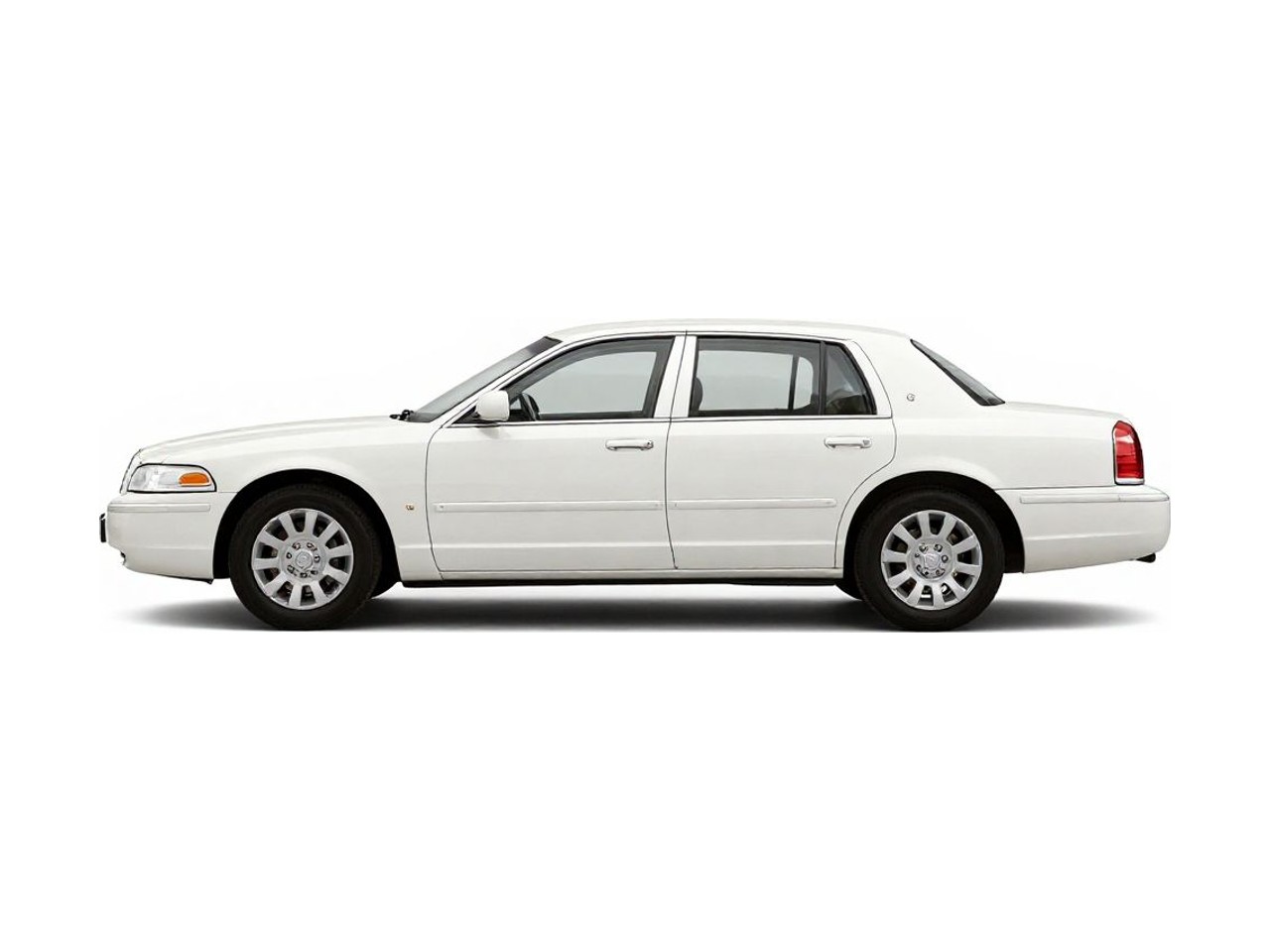 https://img.cruz.com/stock/2009/lincoln/2009-lincoln-town-car-signature-limited-vibrant-white-clearcoat