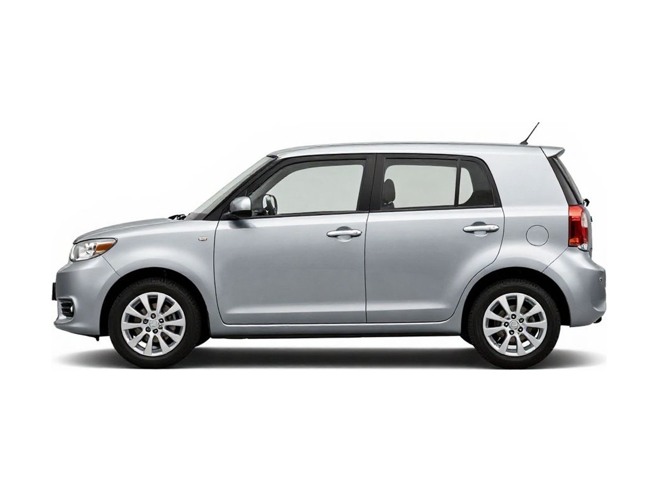 https://img.cruz.com/stock/2009/scion/2009-scion-xb-base-classic-silver-metallic