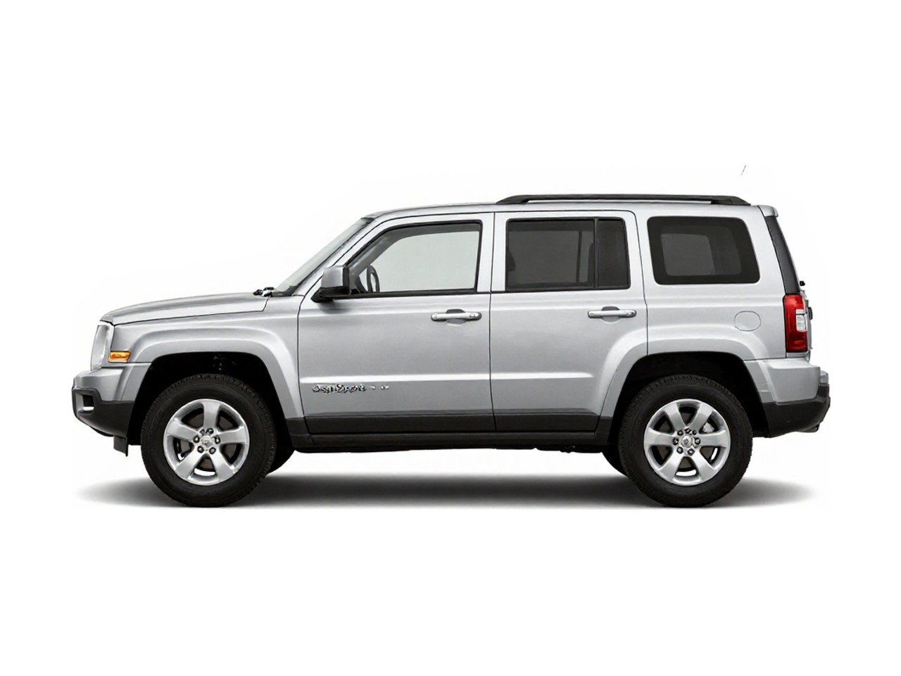 https://img.cruz.com/stock/2010/jeep/2010-jeep-patriot-sport-bright-silver-metallic-clear-coat