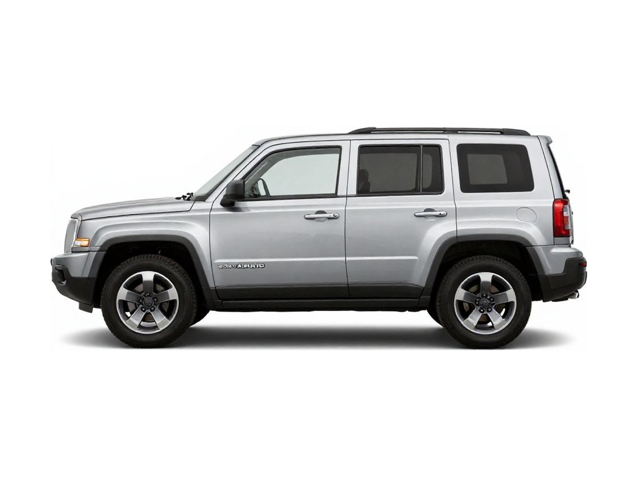 https://img.cruz.com/stock/2011/jeep/2011-jeep-patriot-latitude-bright-silver-metallic-clear-coat
