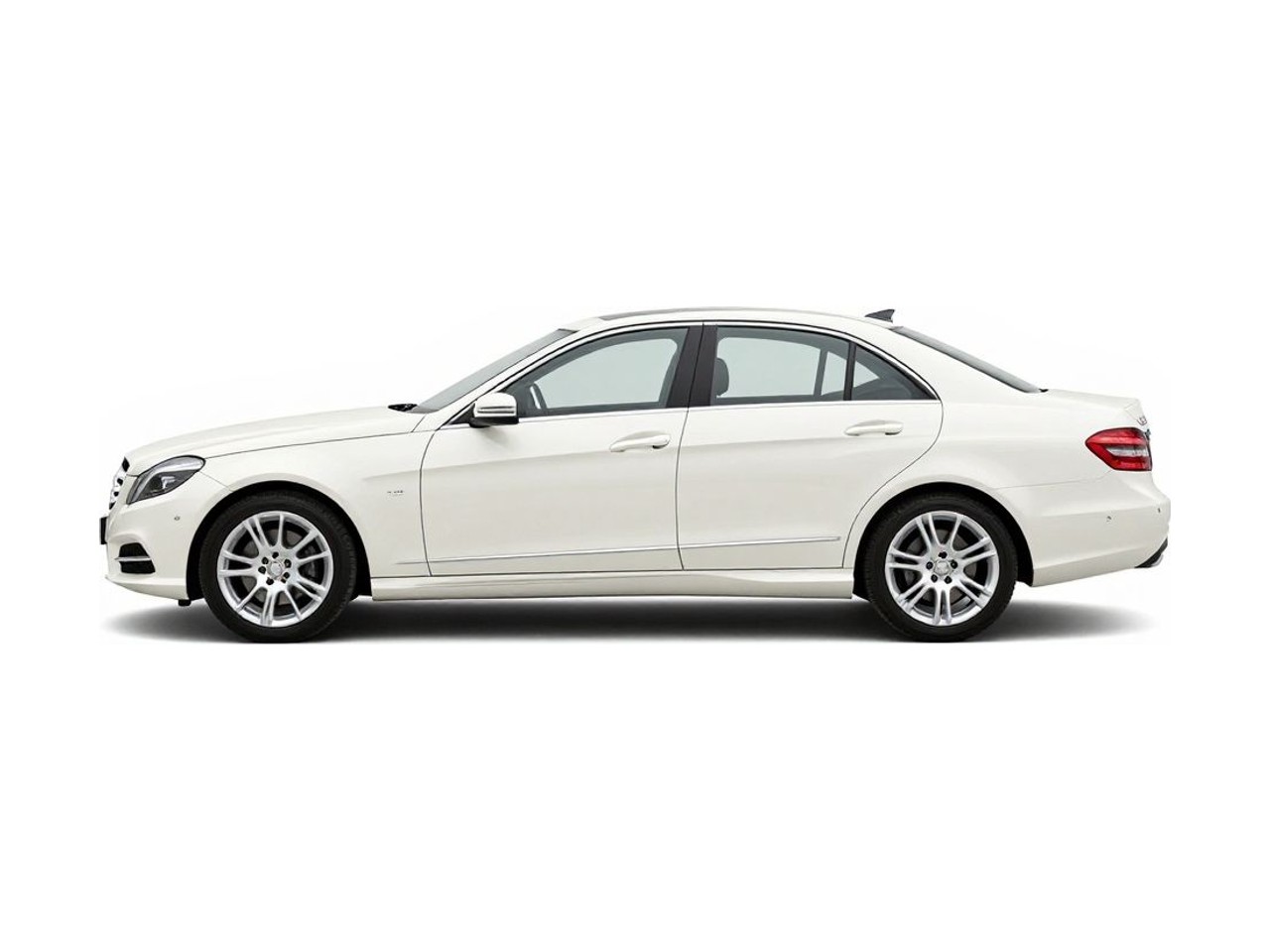 https://img.cruz.com/stock/2011/mercedes-benz/2011-mercedes-benz-e-class-e-350-arctic-white