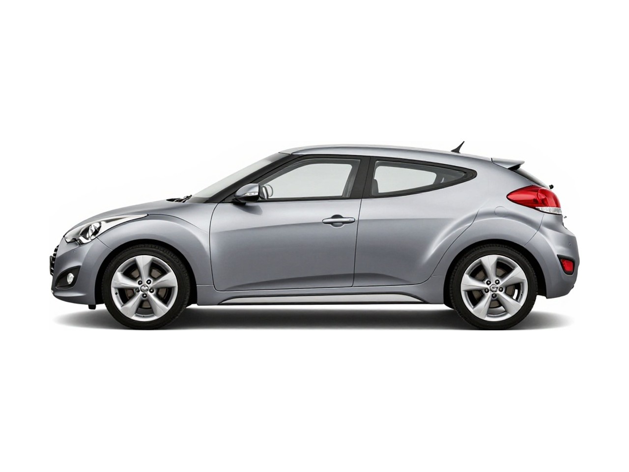 https://img.cruz.com/stock/2012/hyundai/2012-hyundai-veloster-base-ironman-silver