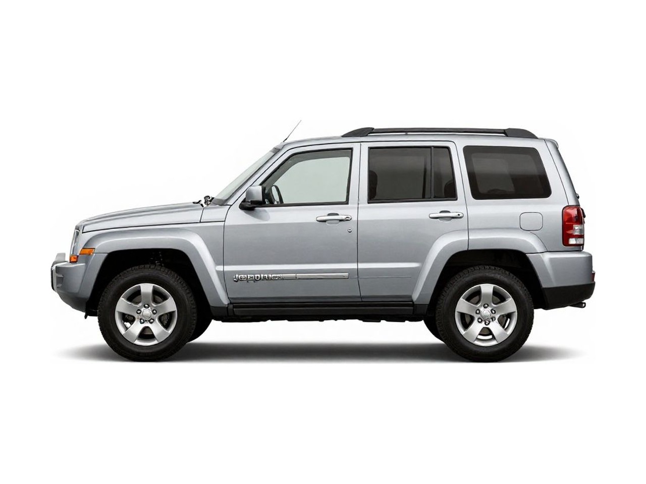 https://img.cruz.com/stock/2012/jeep/2012-jeep-liberty-jet-edition-bright-silver-metallic-clear-coat