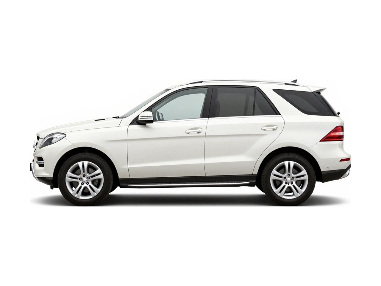 https://img.cruz.com/stock/2012/mercedes-benz/2012-mercedes-benz-m-class-ml-350-arctic-white