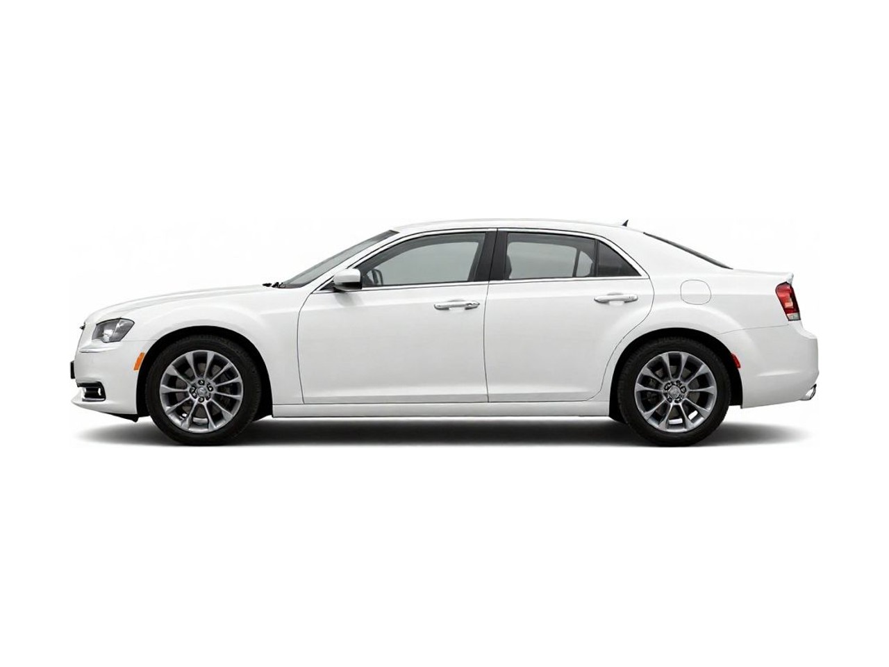 https://img.cruz.com/stock/2013/chrysler/2013-chrysler-200-touring-bright-white-clear-coat