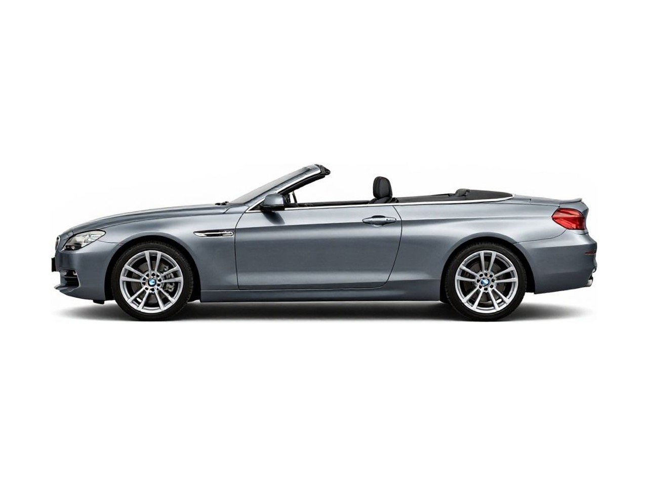 https://img.cruz.com/stock/2014/bmw/2014-bmw-6-series-650i-xdrive-convertible-titanium-silver-metallic