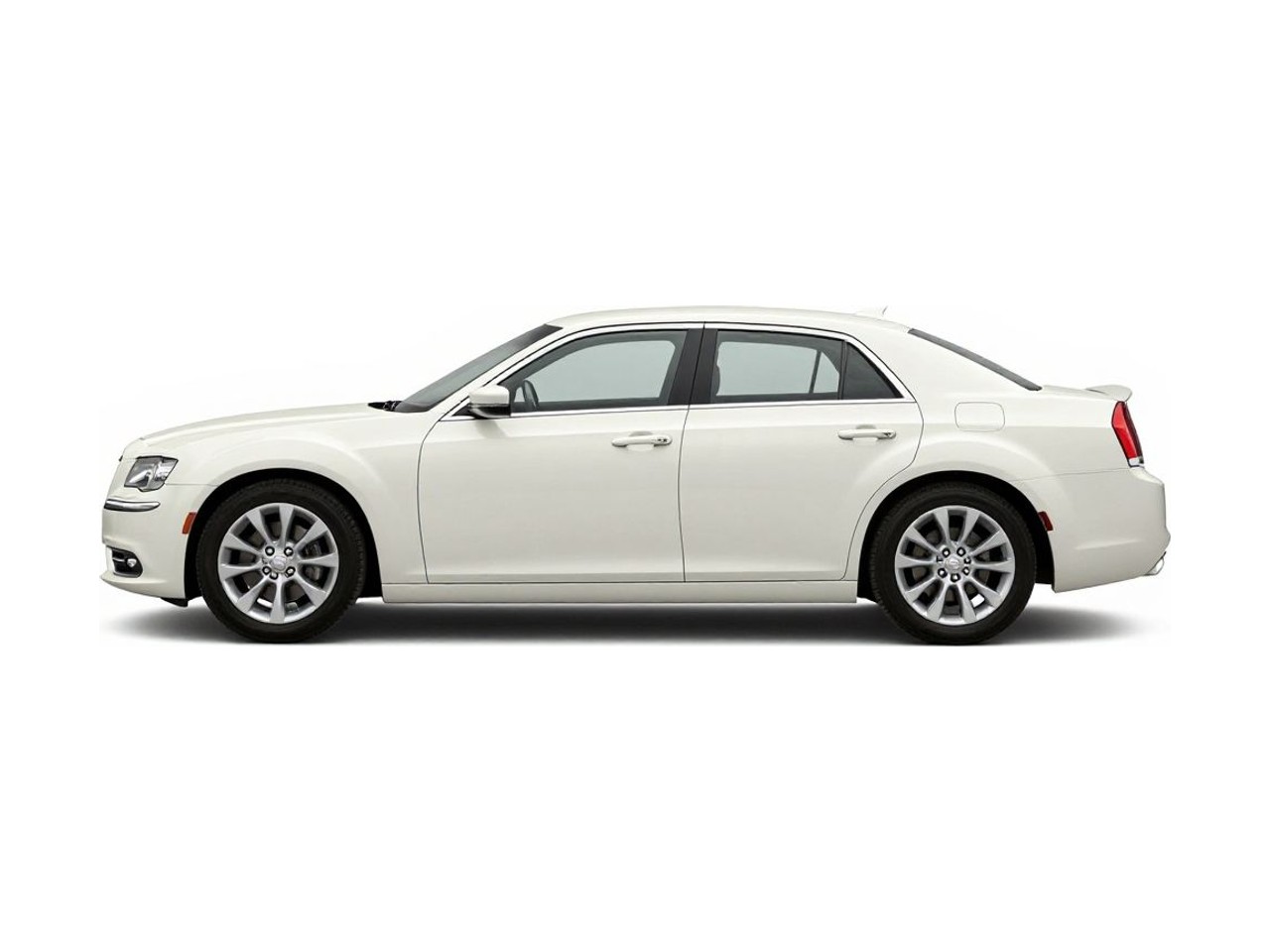 https://img.cruz.com/stock/2014/chrysler/2014-chrysler-300-s-bright-white-clear-coat