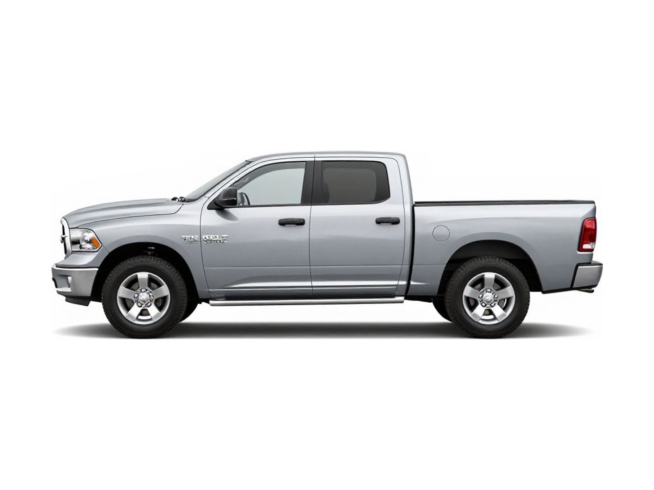 https://img.cruz.com/stock/2014/ram/2014-ram-1500-slt-bright-silver-metallic-clear-coat