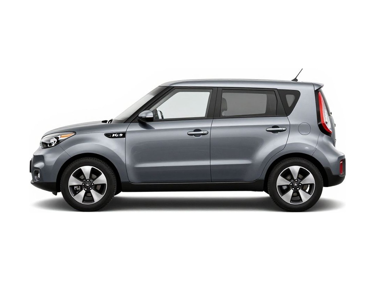 https://img.cruz.com/stock/2015/kia/2015-kia-soul-%2B-titanium-gray