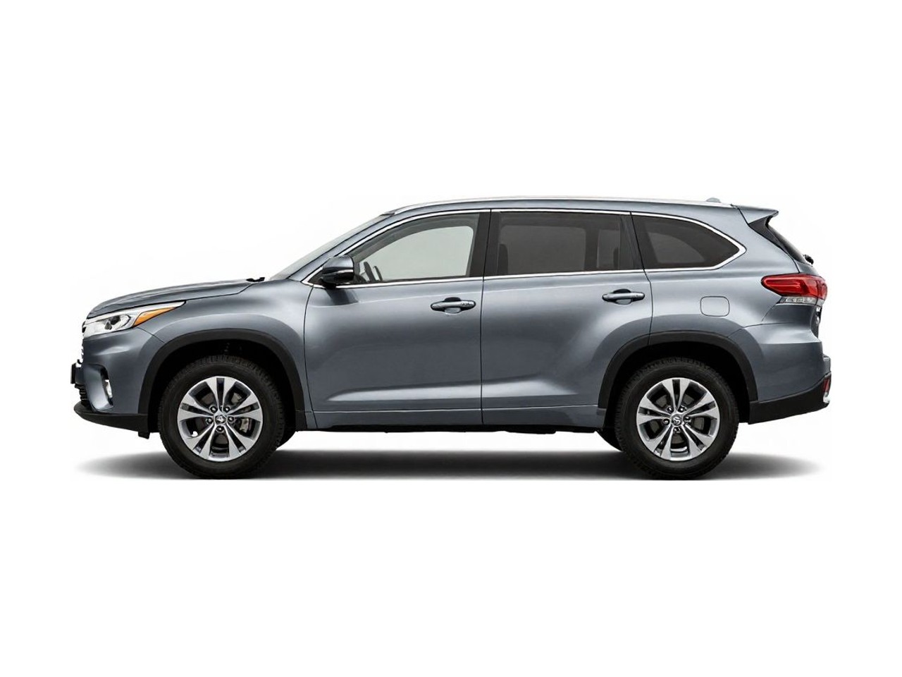 https://img.cruz.com/stock/2016/toyota/2016-toyota-highlander-le-plus-silver-sky-metallic