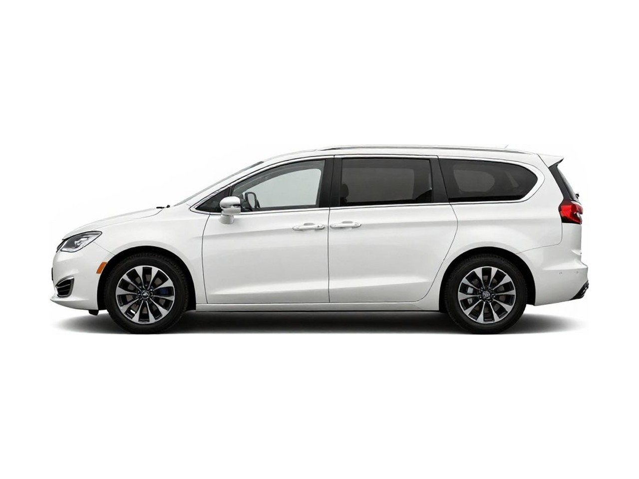 https://img.cruz.com/stock/2018/chrysler/2018-chrysler-pacifica-touring-plus-bright-white-clear-coat