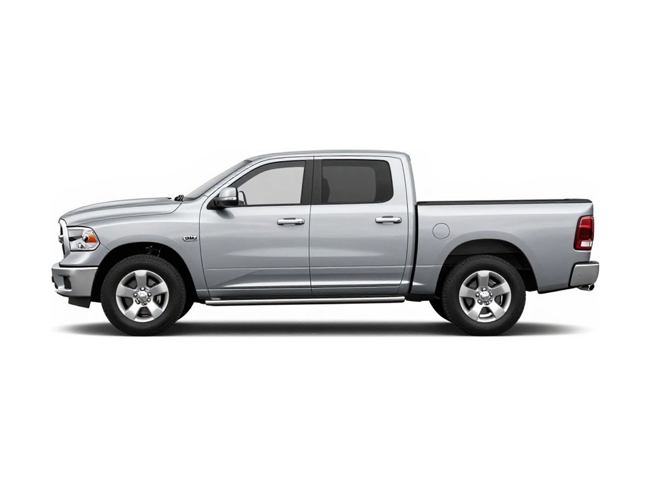 https://img.cruz.com/stock/2018/ram/2018-ram-1500-express-bright-silver-metallic-clear-coat