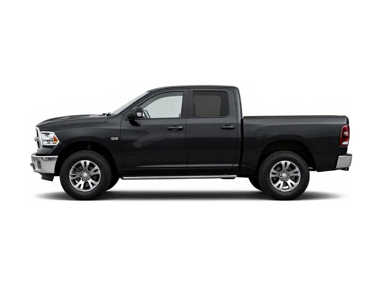 https://img.cruz.com/stock/2018/ram/2018-ram-1500-slt-brilliant-black-crystal-pearl-coat