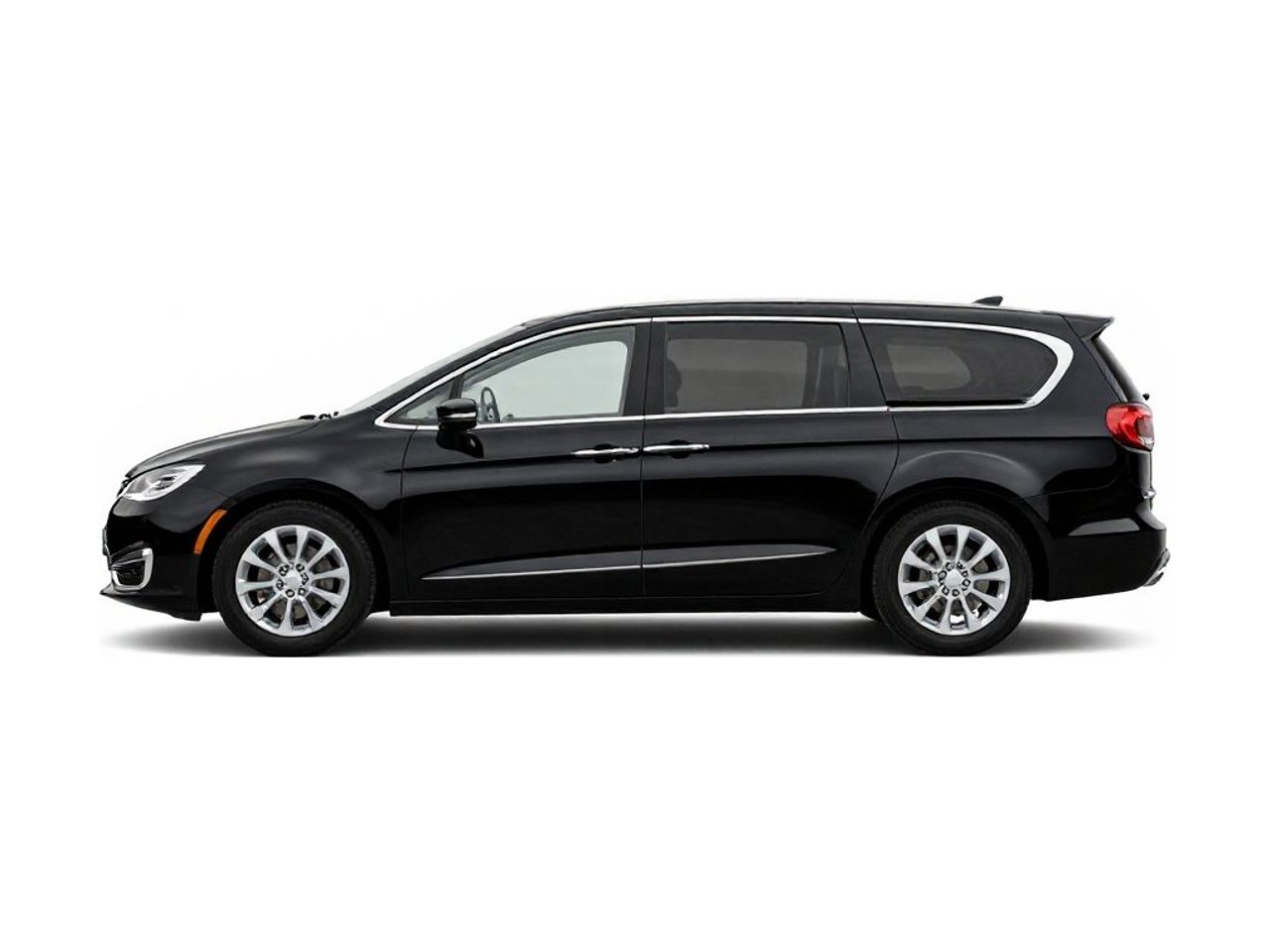 https://img.cruz.com/stock/2019/chrysler/2019-chrysler-pacifica-touring-plus-brilliant-black-crystal-pearl-coat