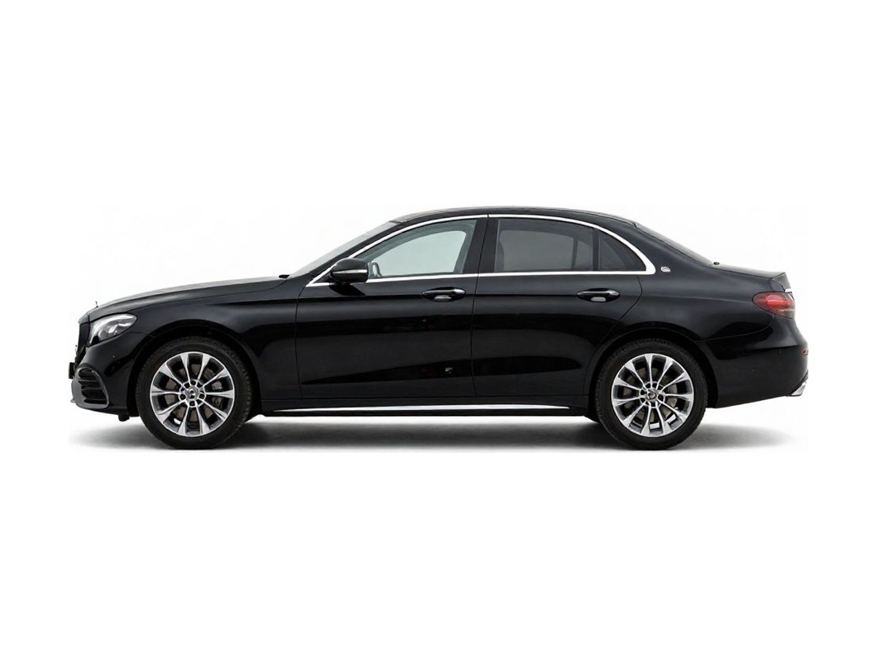 https://img.cruz.com/stock/2019/mercedes-benz/2019-mercedes-benz-e-class-e-300-black