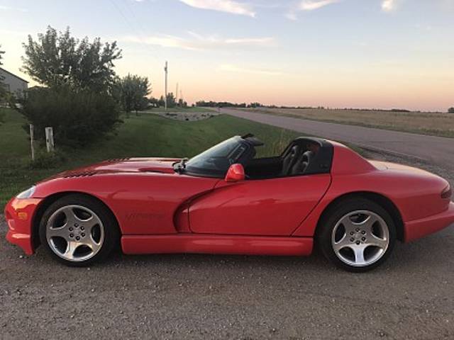 2001 Dodge Viper RT/10, Viper Red Clearcoat/Viper Red HT (Red & Orange), Rear Wheel