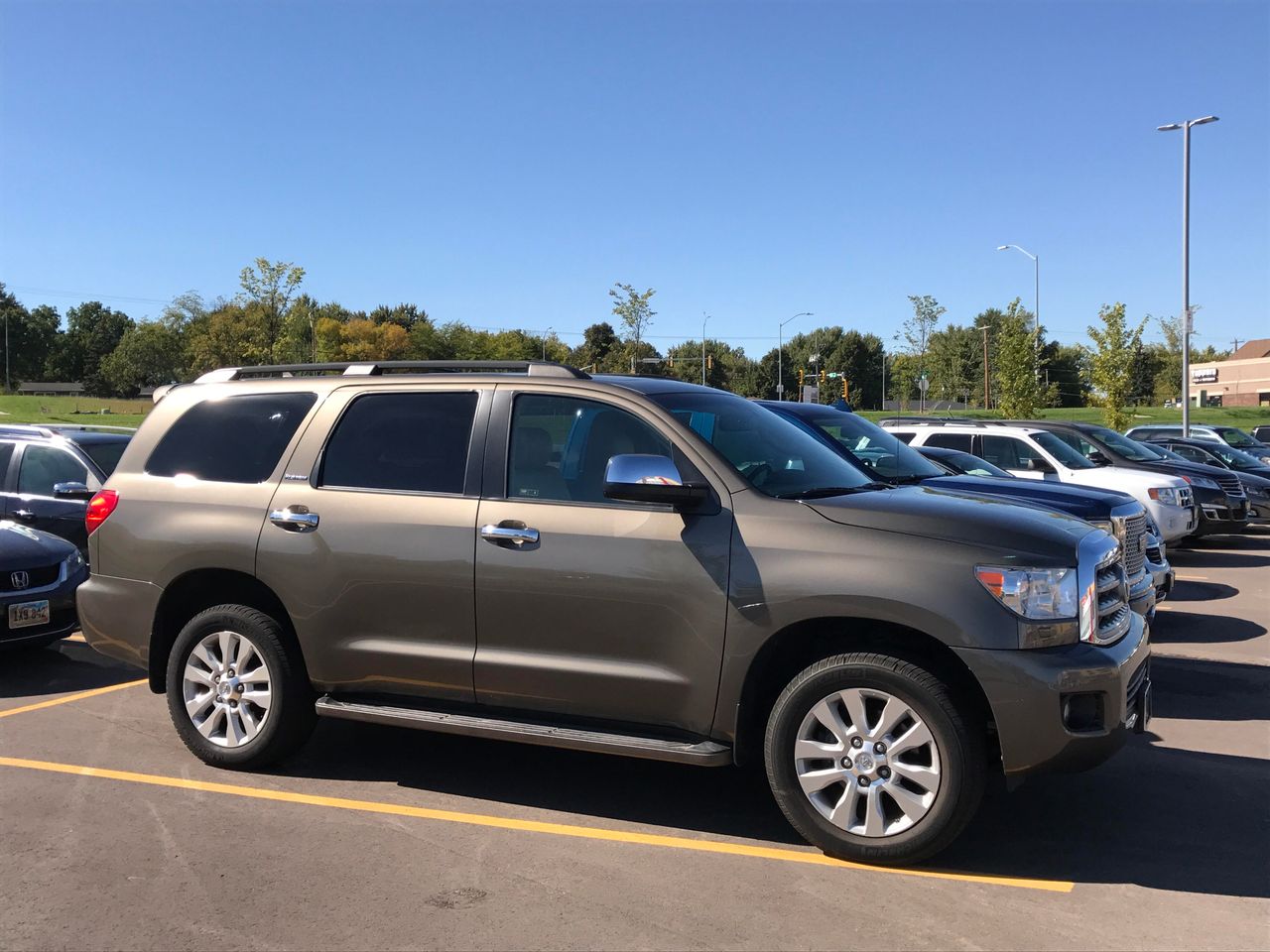 2012 Toyota Sequoia Platinum | Sioux Falls, SD, Pyrite Mica (Green), 4x4