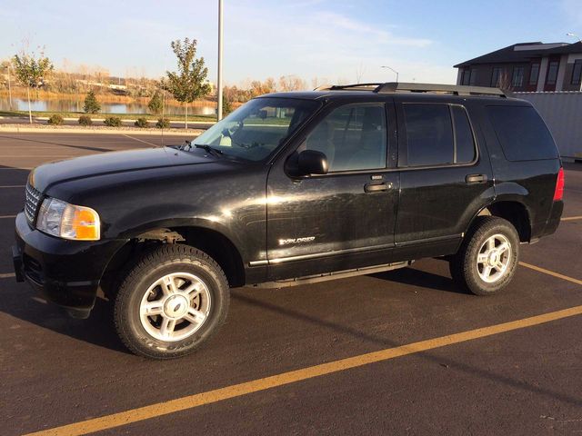 2005 Ford Explorer XLT, Black Clearcoat (Black), 4 Wheel