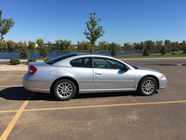 2003 Chrysler Sebring LX, Bright Silver Metallic Clearcoat (Silver), Front Wheel
