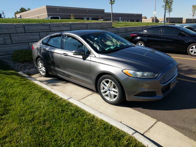 2013 Ford Fusion SE, Sterling Gray Metallic (Gray), Front Wheel