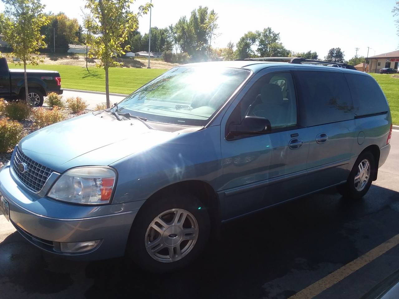 2007 Ford Freestar SEL | Sioux Falls, SD, Windveil Blue Clearcoat (Blue), Front Wheel