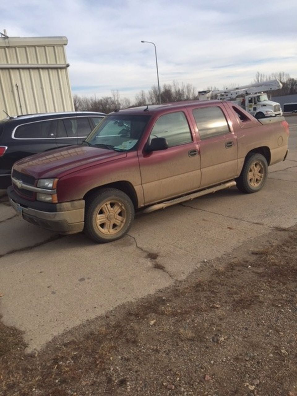 2004 Chevrolet Avalanche 1500 | Canton, SD, Victory Red (Red & Orange), 4 Wheel