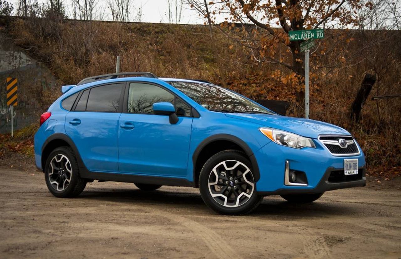 2017 Subaru Crosstrek 2.0i Limited | Sioux Falls, SD, Hyper Blue (Blue), All Wheel