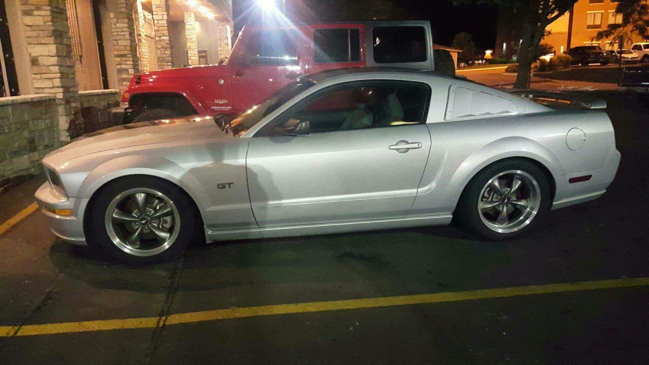 2006 Ford Mustang GT Deluxe | Sioux Falls, SD, Satin Silver Clearcoat Metallic (Silver), Rear Wheel