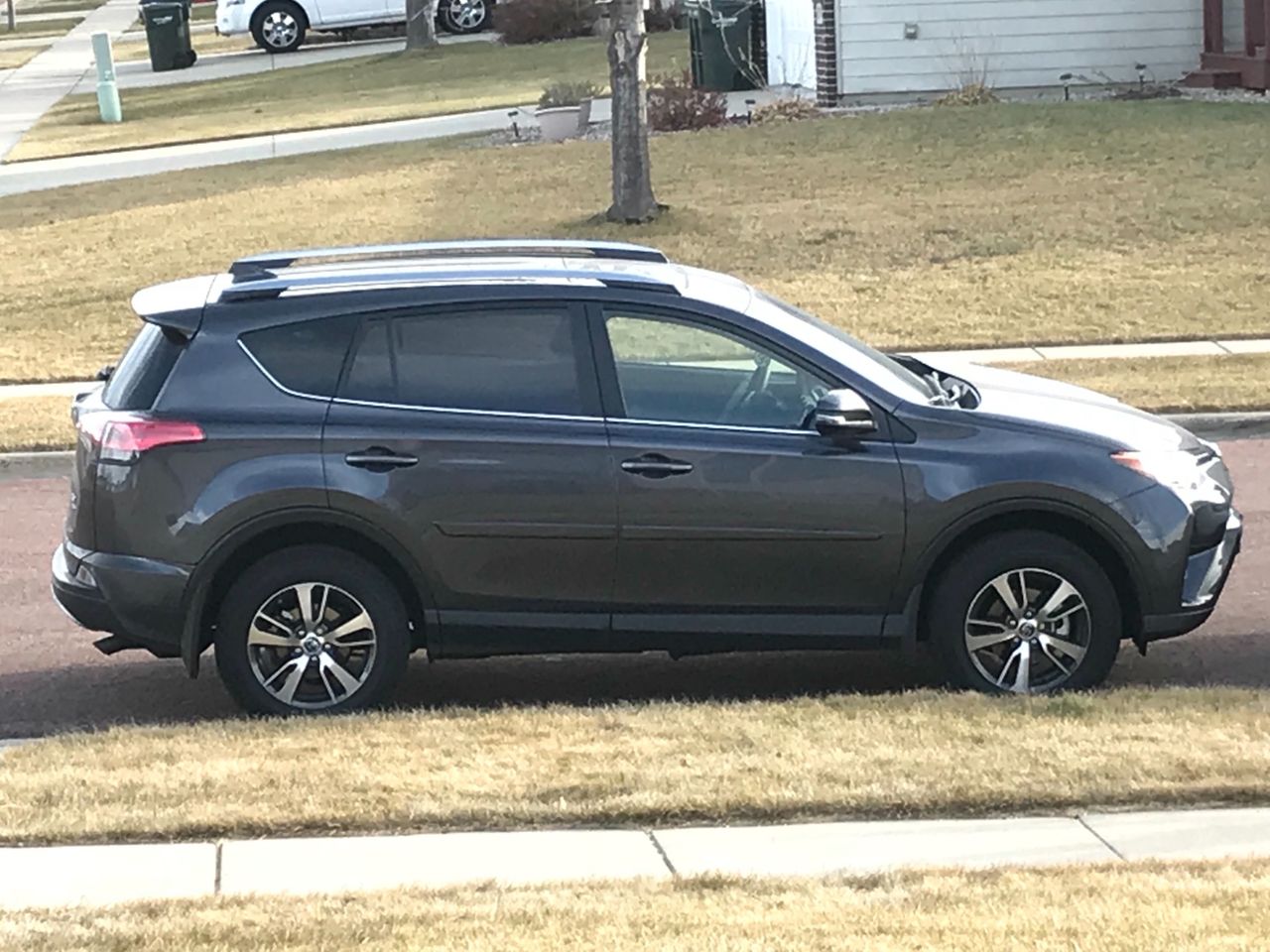 2018 Toyota RAV4 XLE | Sioux Falls, SD, Magnetic Gray Metallic (Gray), All Wheel