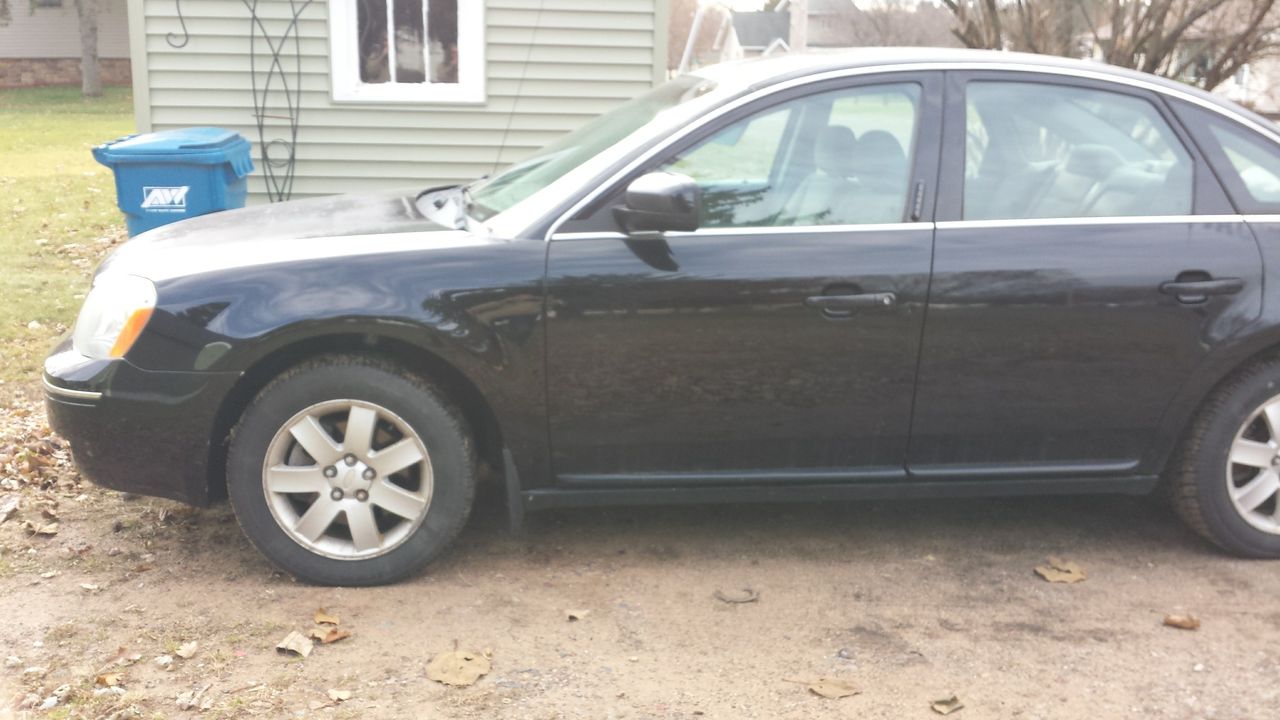 2007 Ford Five Hundred SEL | Cameron, WI, Black Clearcoat (Black), All Wheel