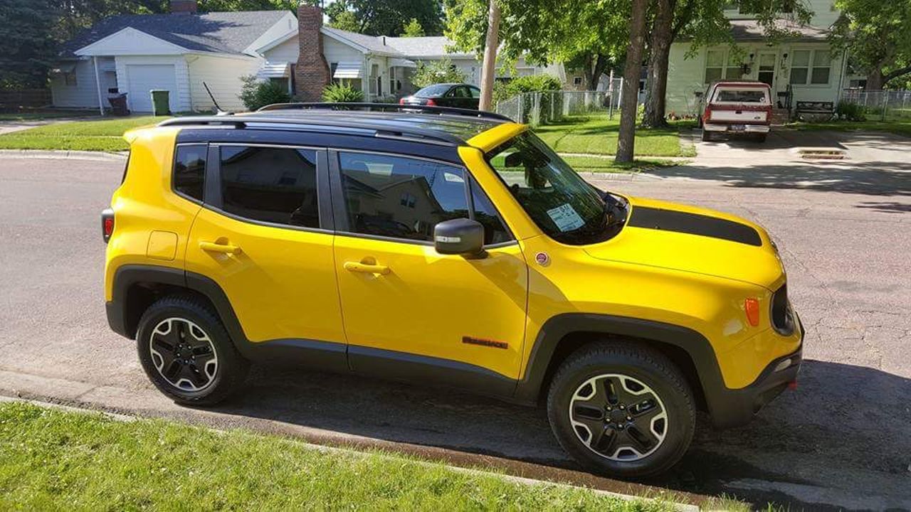 2016 Jeep Renegade Trailhawk | Mitchell, SD, Solar Yellow (Yellow), 4x4