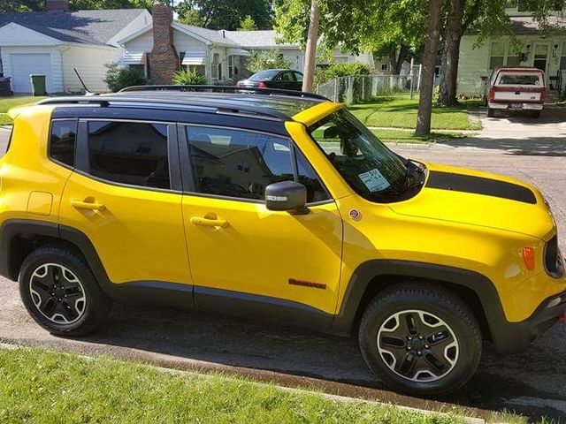2016 Jeep Renegade Trailhawk, Solar Yellow (Yellow), 4x4