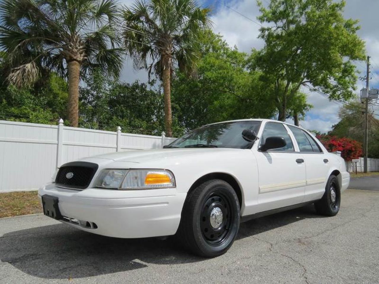 2010 Ford Crown Victoria Police Interceptor | Mitchell, SD, Vibrant White Clearcoat (White), Rear Wheel