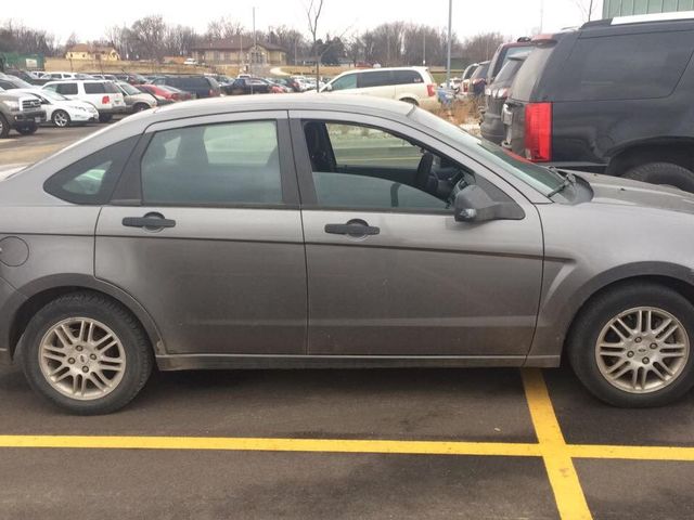 2010 Ford Focus SE, Sterling Grey Metallic (Gray), Front Wheel