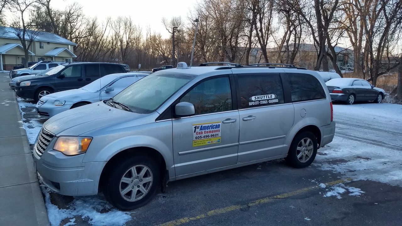 2008 Chrysler Town and Country Limited | Sioux Falls, SD, Bright Silver Metallic (Silver), Front Wheel