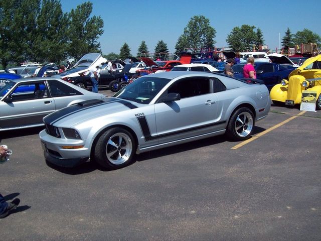 2005 Ford Mustang GT Premium, Satin Silver Clearcoat Metallic (Silver), Rear Wheel