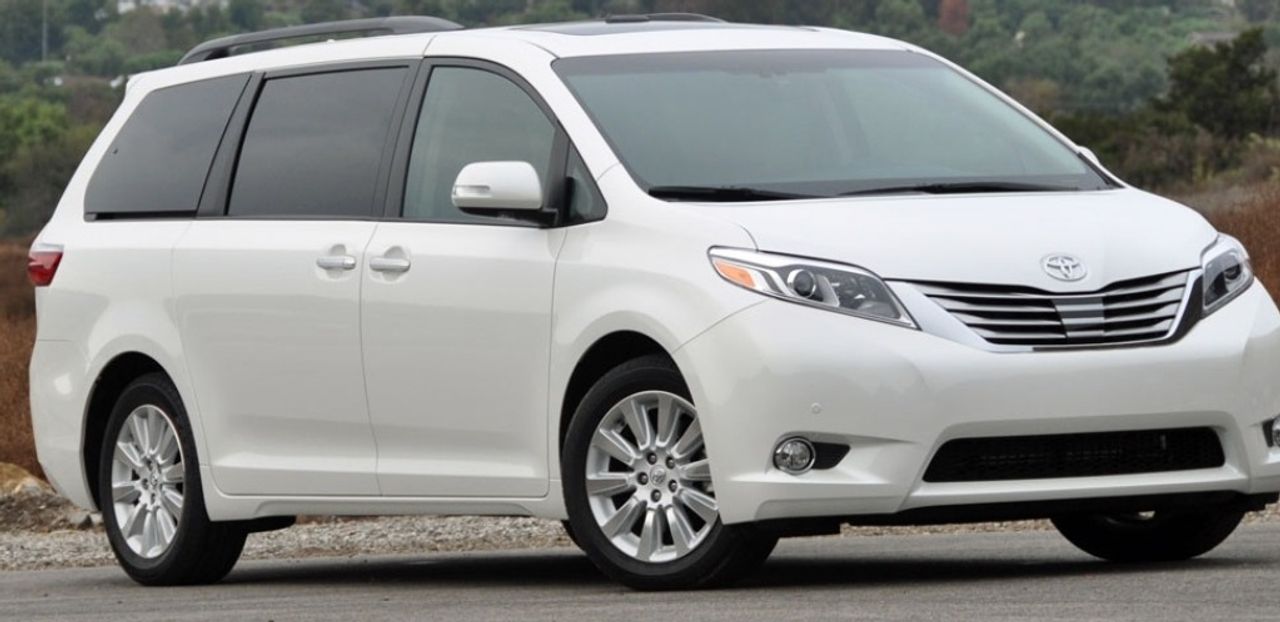 2016 Toyota Sienna | Virginia Beach, VA, Blizzard Pearl (White)